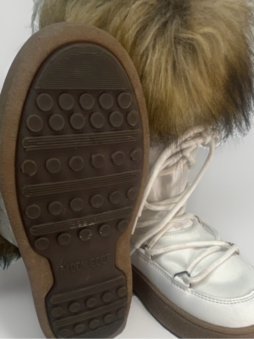 ✨ Moon Boot Faux Fur Winter Boots – Cream/White | Gently Used | US Size 1 ✨ - Picture 7 of 7